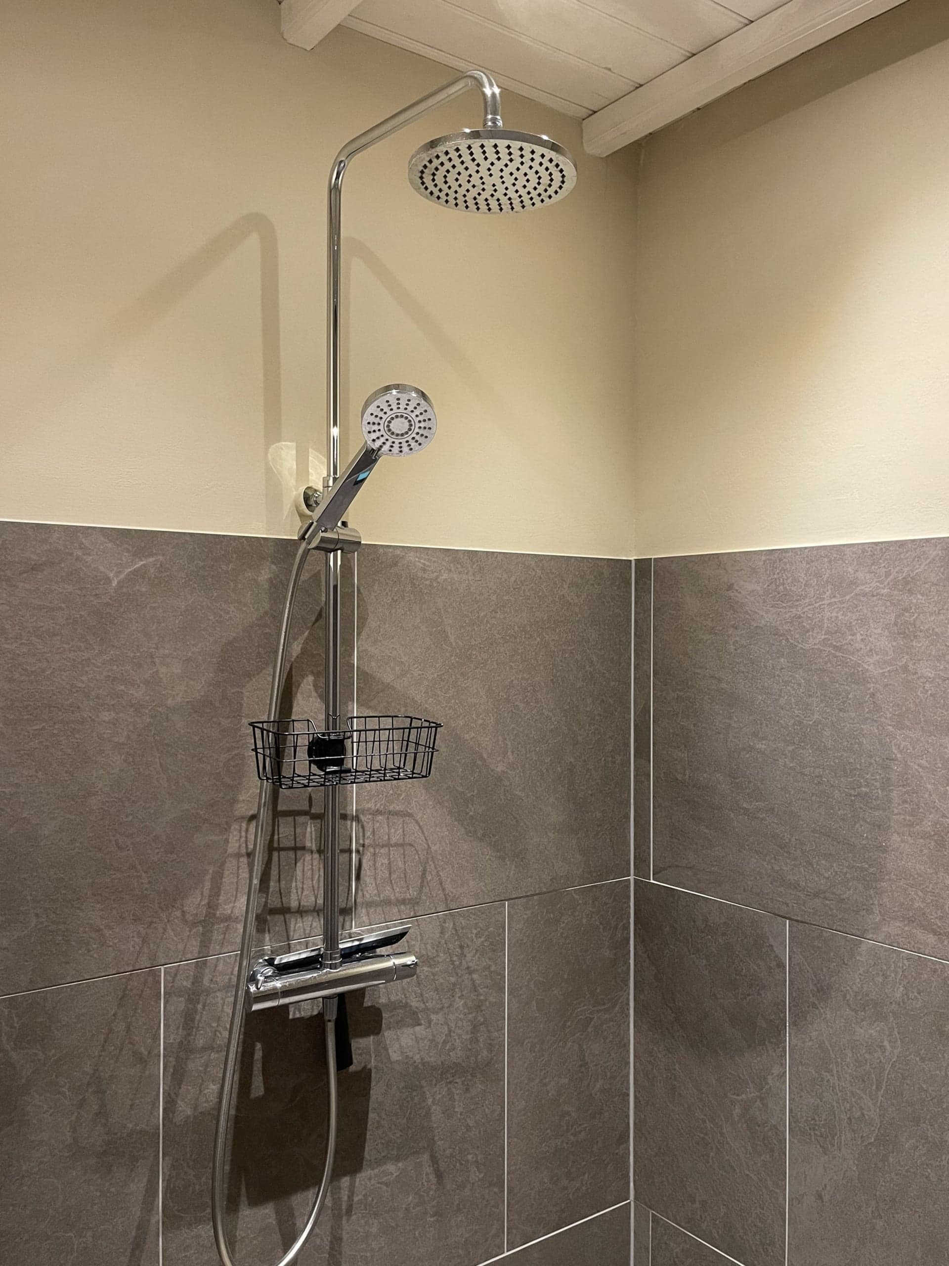 Douche in de badkamer van Zeelicht